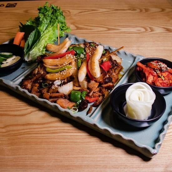 Seasoned jokbal/양념족발.