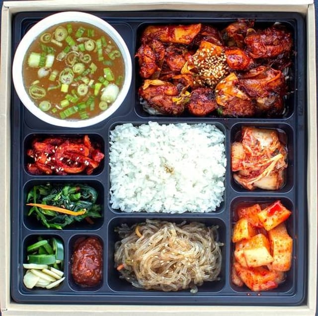 Premium spicy chicken galbi dosirak/ 프리미엄 닭갈비 도시락.