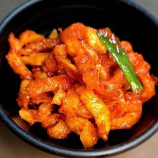 Spicy dried radish kimchi/무말랭이