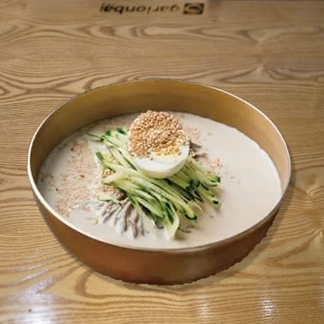 Cold soy bean noodle/콩국수.
